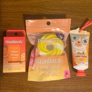 It’s bundle time! NWOT Skintimate 2pc Orange Bath Set with Bonus Hand Cream